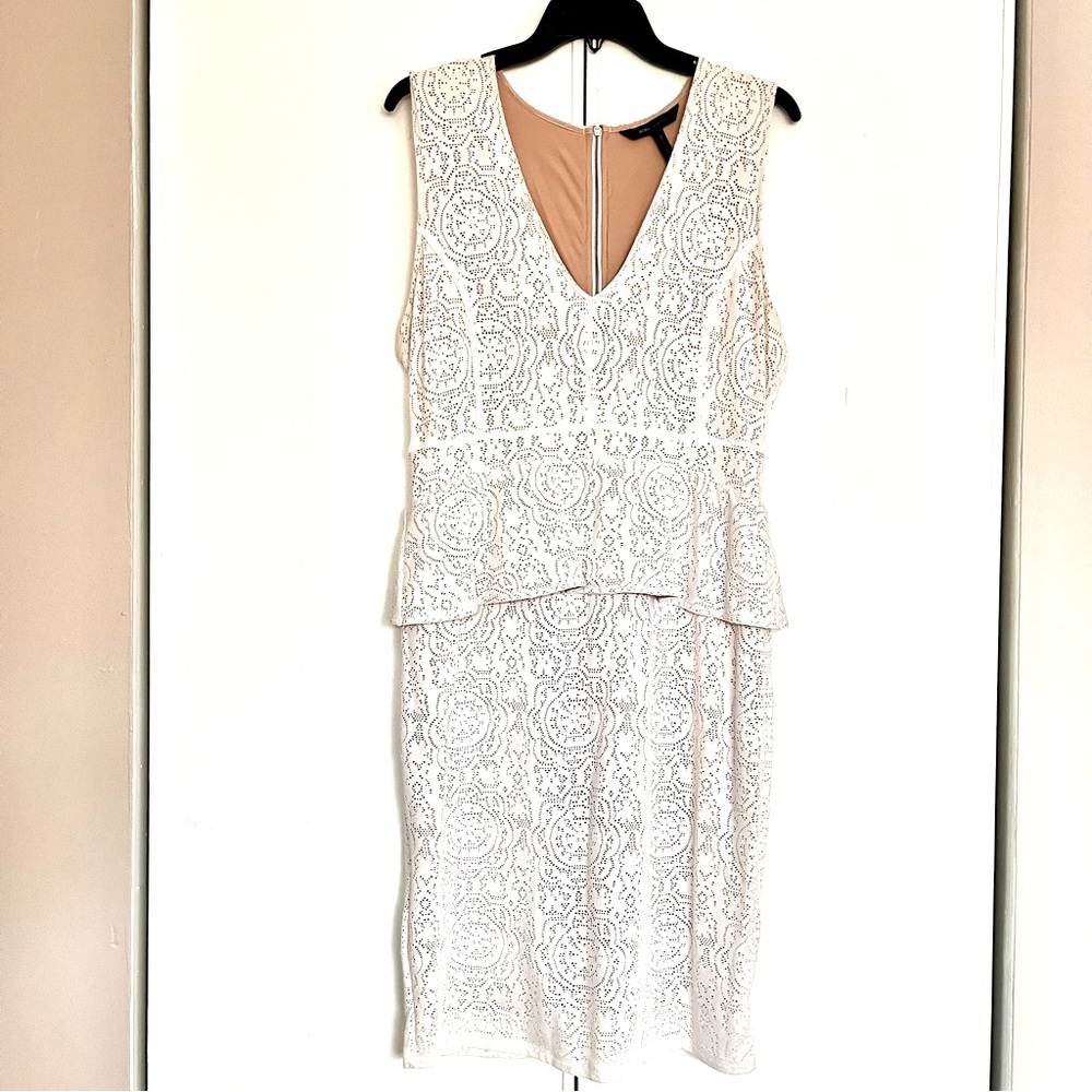 BCBGMAXAZARIA- Etna Lace Peplum Sheath Dress, size Large.